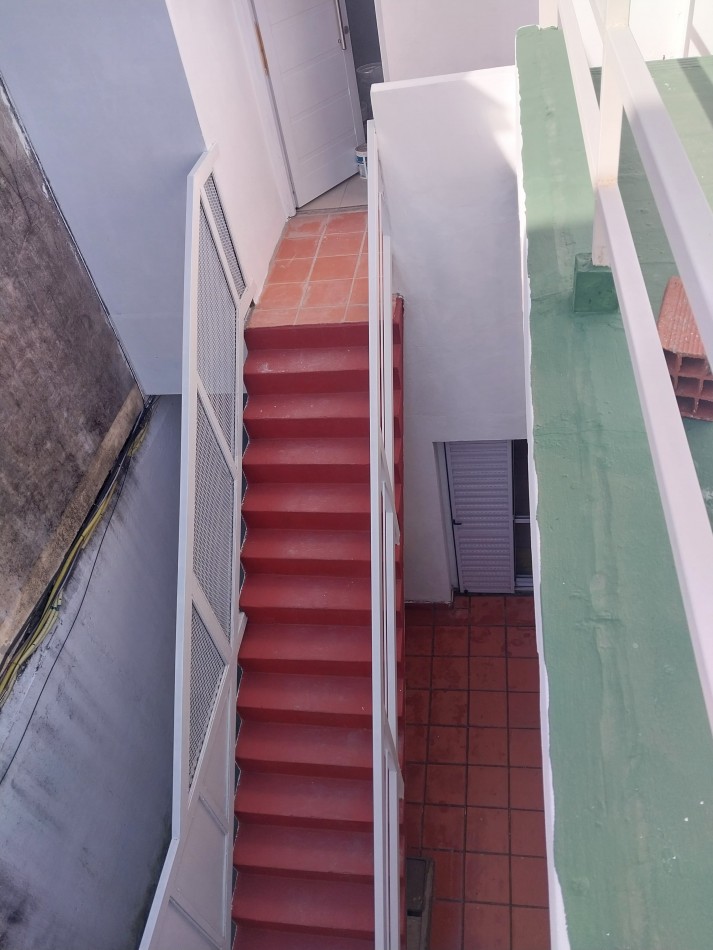 Departamento interno de pasillo estilo Loft sin expensas reciclado a nuevo barrio Abasto Mitre 2358