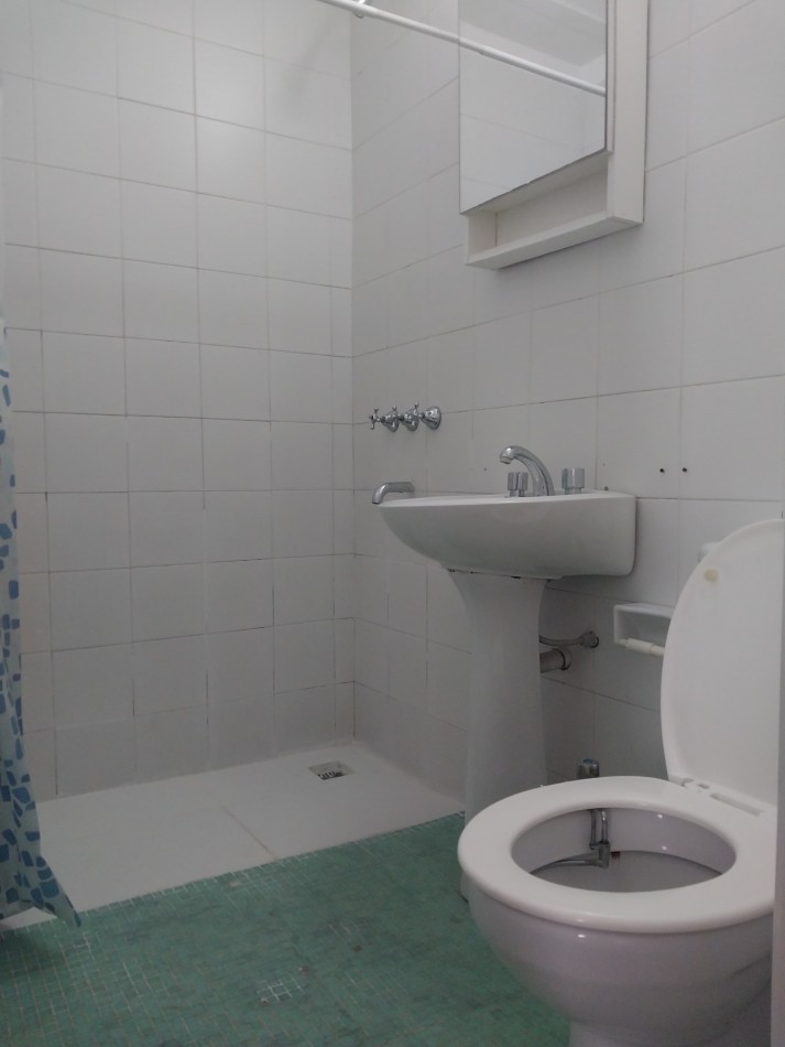 Departamento interno de pasillo estilo Loft sin expensas reciclado a nuevo barrio Abasto Mitre 2358