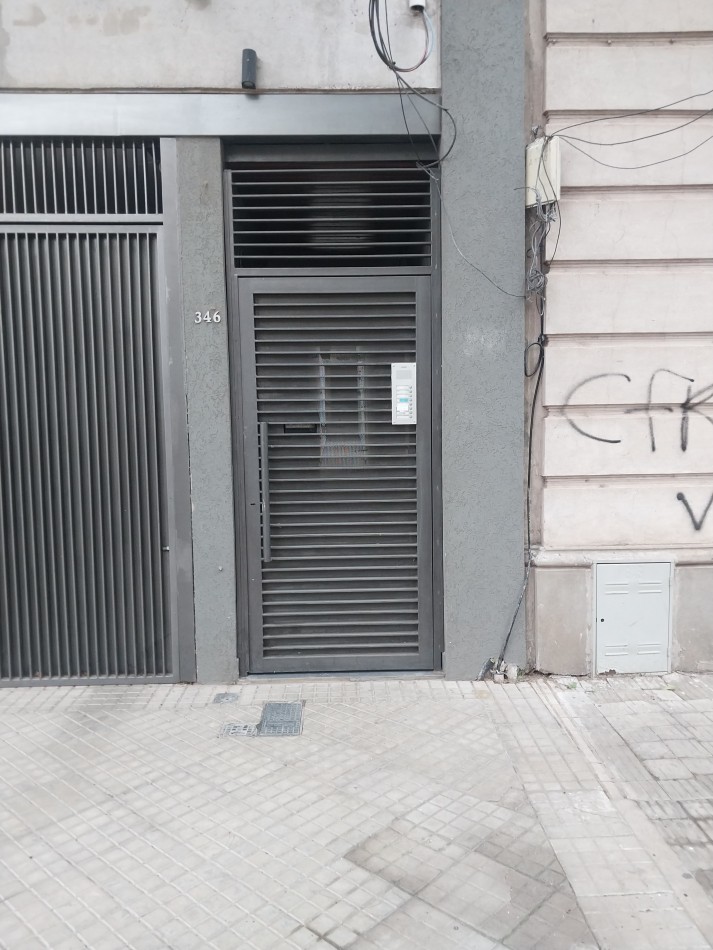 Departamento  interno de pasillo monoambiente con patio semi nuevo Barrio Pichincha expensas bajas con impuestos