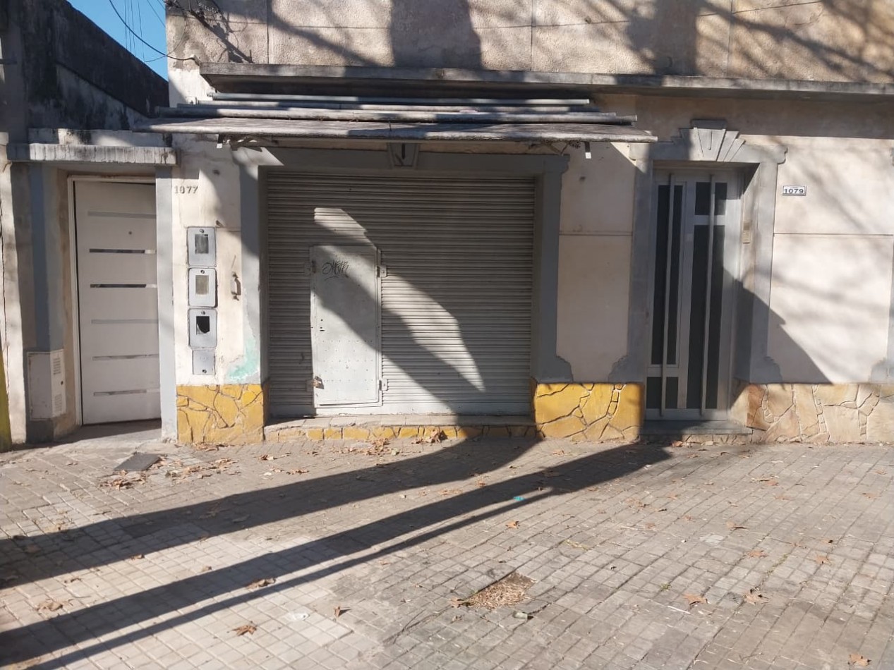 3 Propiedades (2 casas mas terreno) mas local comercial 2 ingresos en un mismo terreno de 389 m2 en 