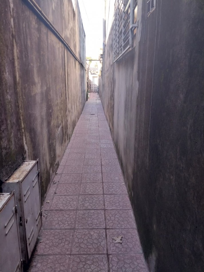 3 Propiedades (2 casas mas terreno) mas local comercial 2 ingresos en un mismo terreno de 389 m2 en 