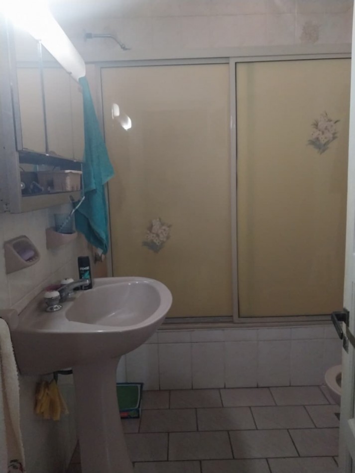 3 Propiedades (2 casas mas terreno) mas local comercial 2 ingresos en un mismo terreno de 389 m2 en 