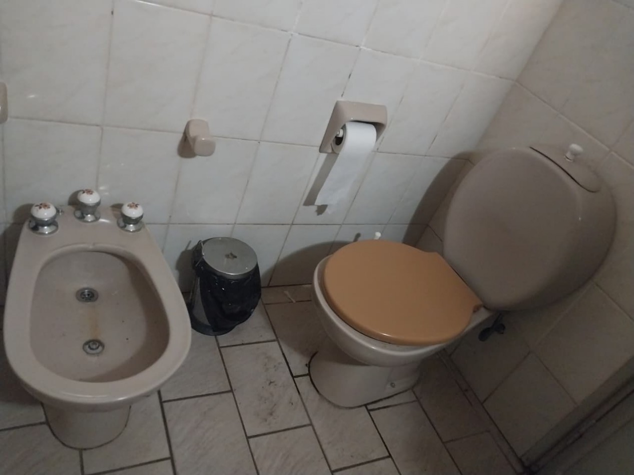 3 Propiedades (2 casas mas terreno) mas local comercial 2 ingresos en un mismo terreno de 389 m2 en 