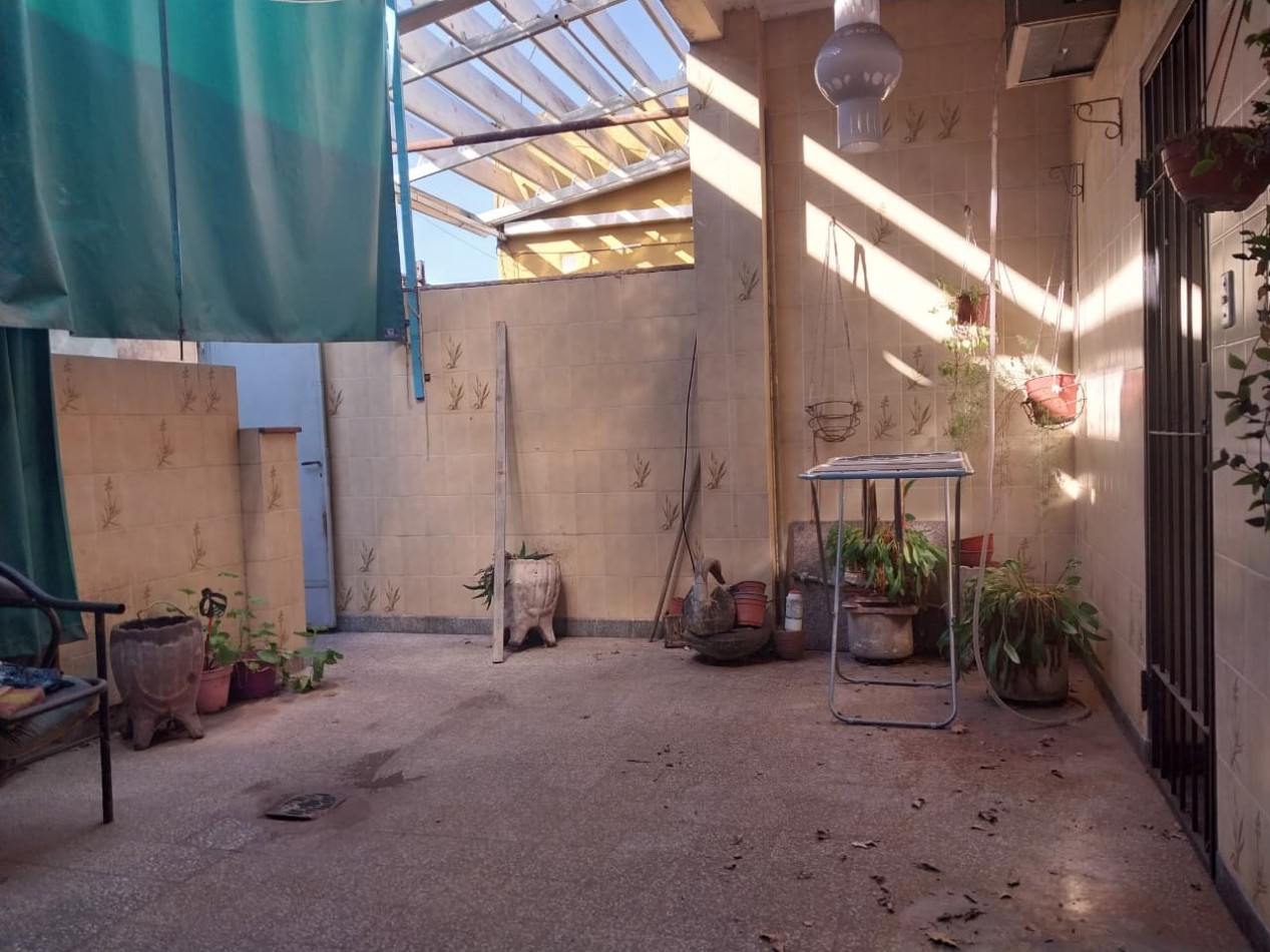 3 Propiedades (2 casas mas terreno) mas local comercial 2 ingresos en un mismo terreno de 389 m2 en 