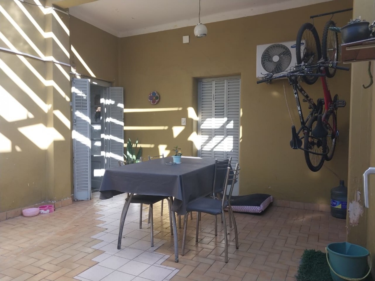 3 Propiedades (2 casas mas terreno) mas local comercial 2 ingresos en un mismo terreno de 389 m2 en 