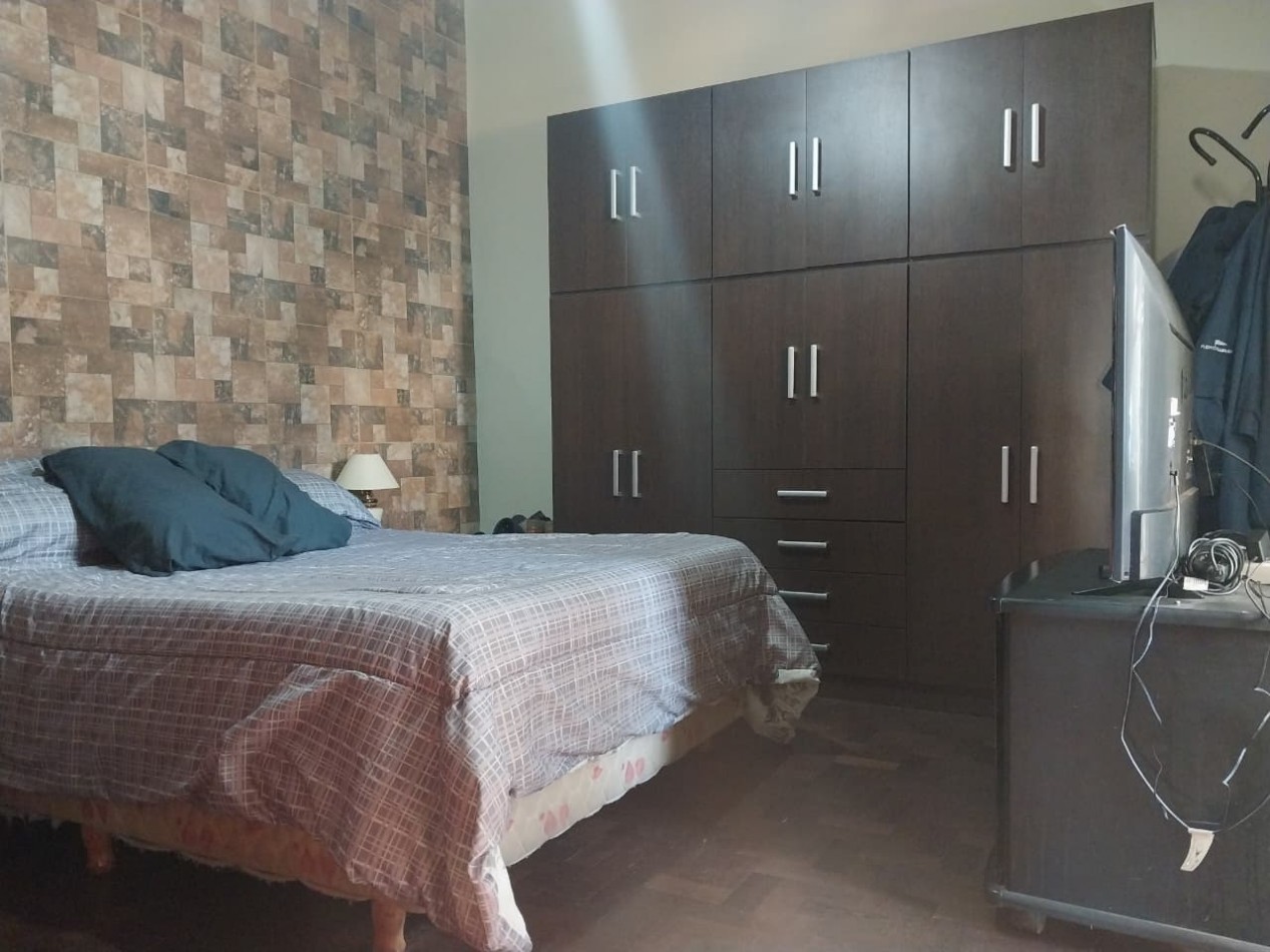 3 Propiedades (2 casas mas terreno) mas local comercial 2 ingresos en un mismo terreno de 389 m2 en 