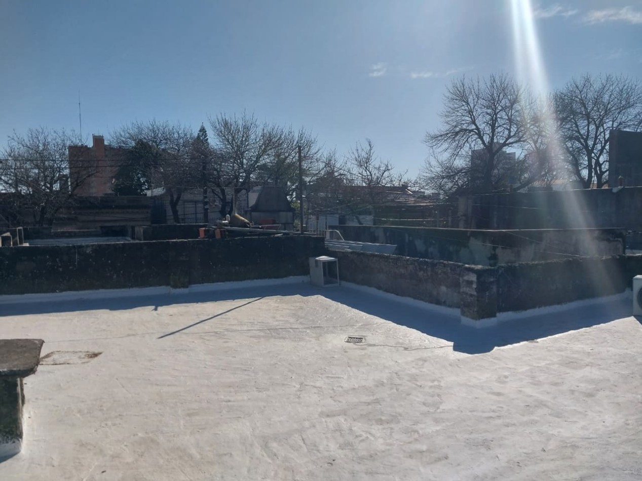 3 Propiedades (2 casas mas terreno) mas local comercial 2 ingresos en un mismo terreno de 389 m2 en 