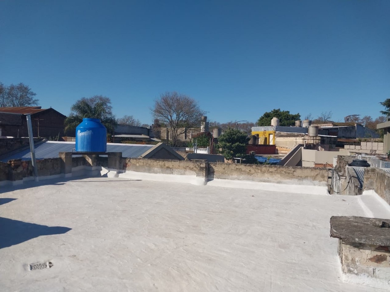 3 Propiedades (2 casas mas terreno) mas local comercial 2 ingresos en un mismo terreno de 389 m2 en 