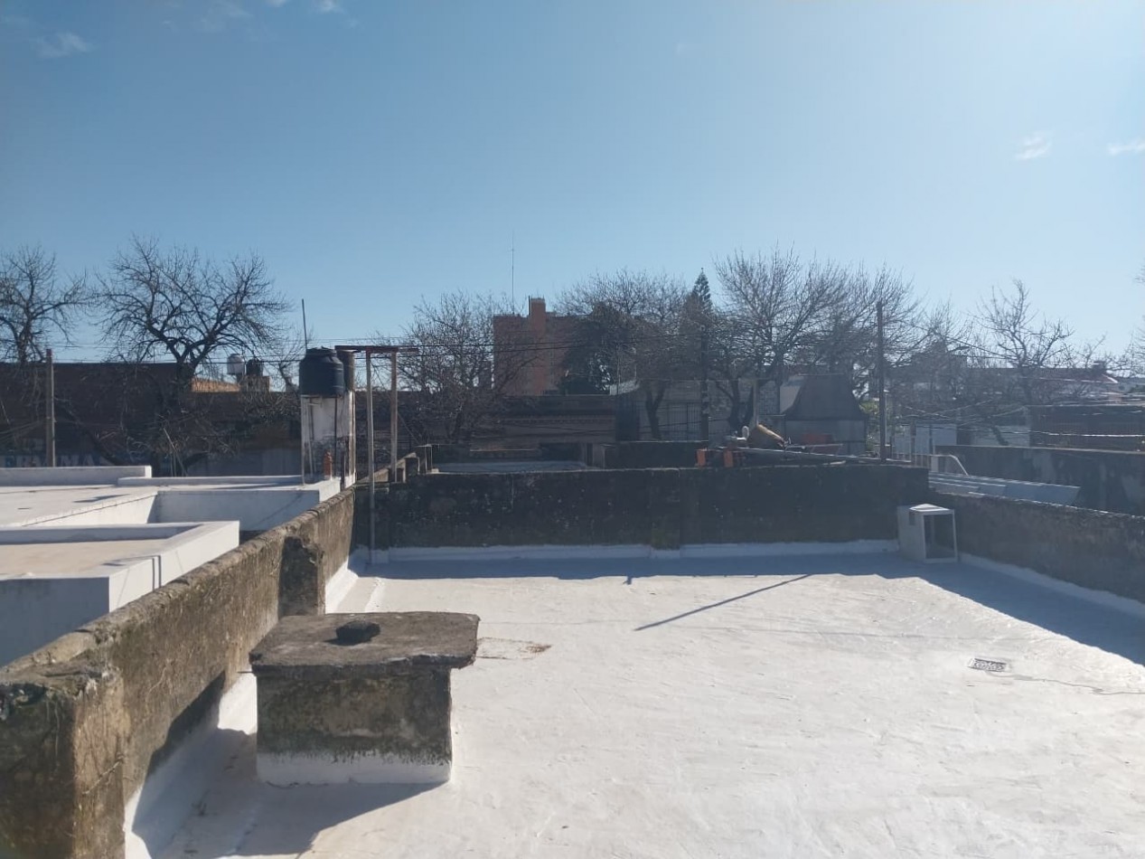 3 Propiedades (2 casas mas terreno) mas local comercial 2 ingresos en un mismo terreno de 389 m2 en 