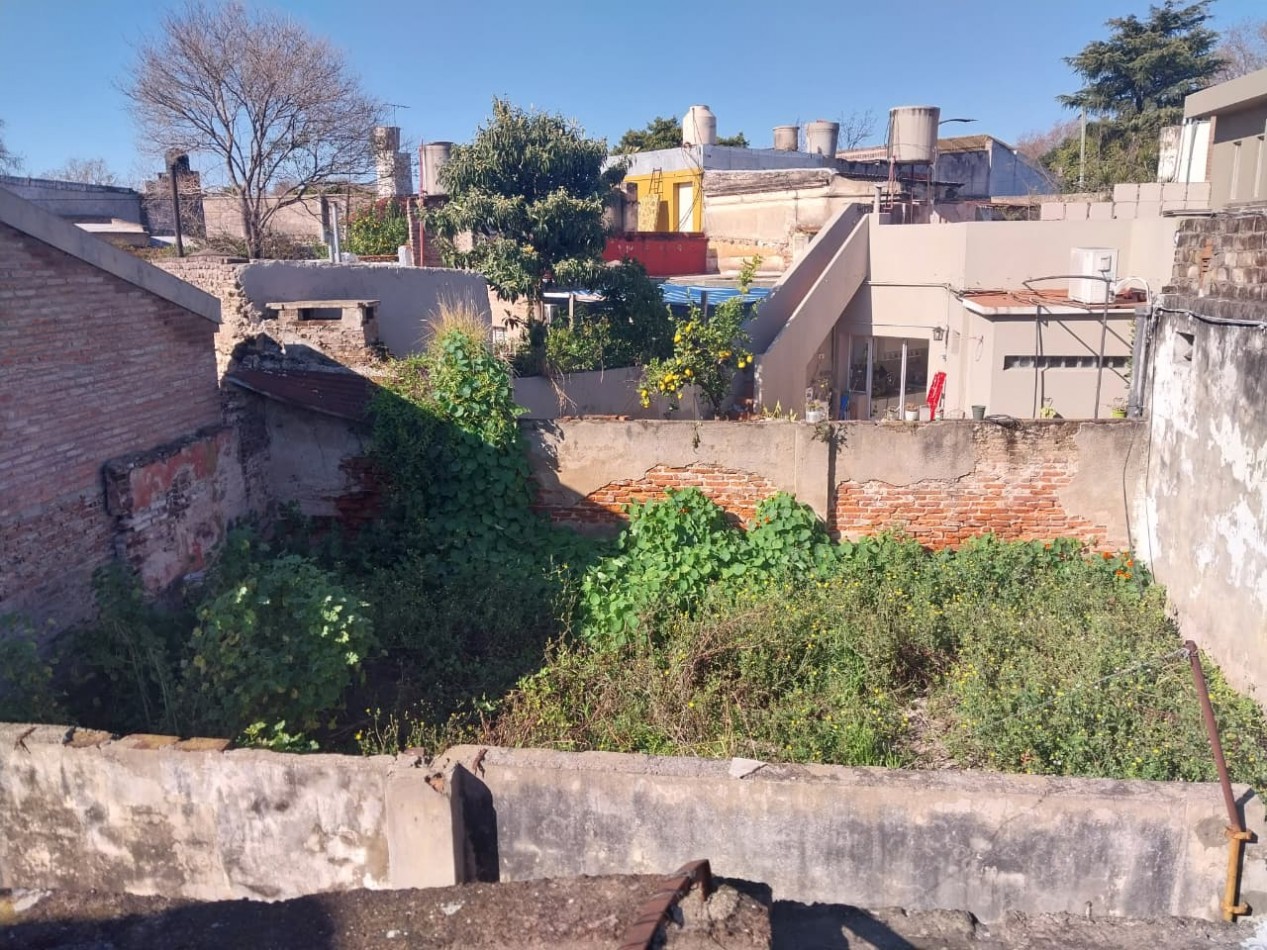 3 Propiedades (2 casas mas terreno) mas local comercial 2 ingresos en un mismo terreno de 389 m2 en 