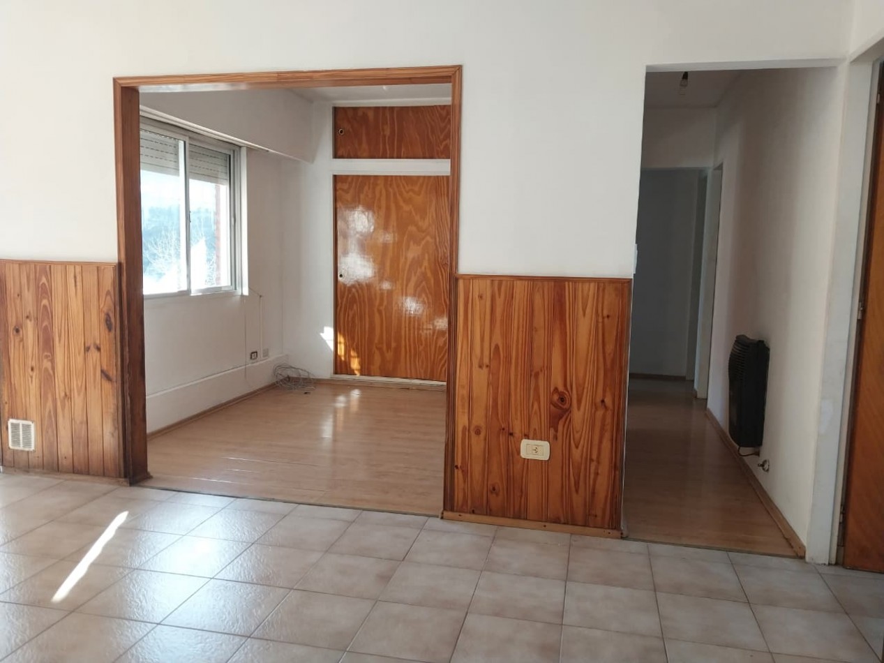 Departamento Semipiso al frente 2 dormitorios / posibilidad de un 3 dormitorios / sala de estudio con mobiliario Zona Norte Bajas expensas