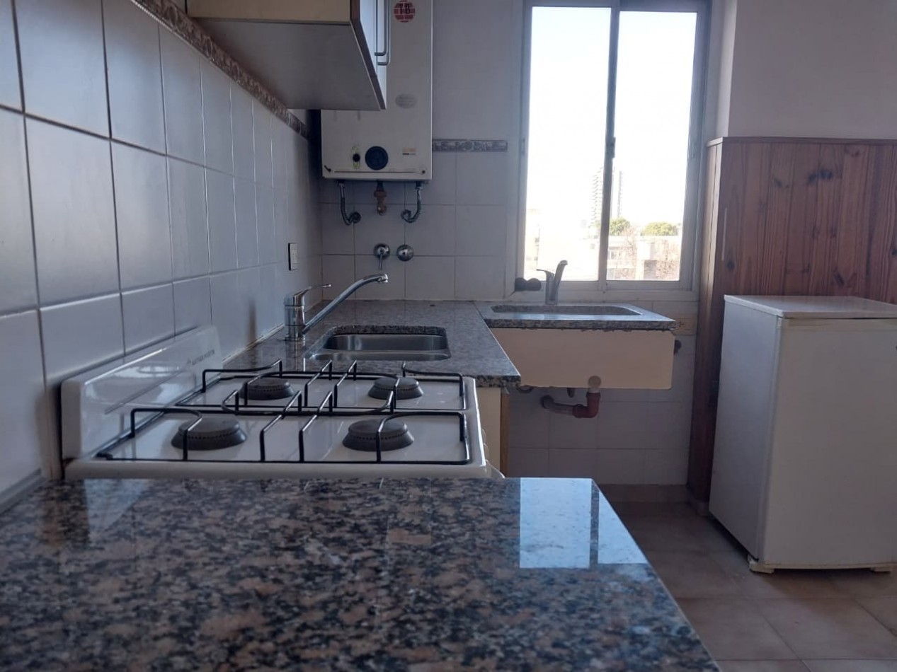 Departamento Semipiso al frente 2 dormitorios / posibilidad de un 3 dormitorios / sala de estudio con mobiliario Zona Norte Bajas expensas