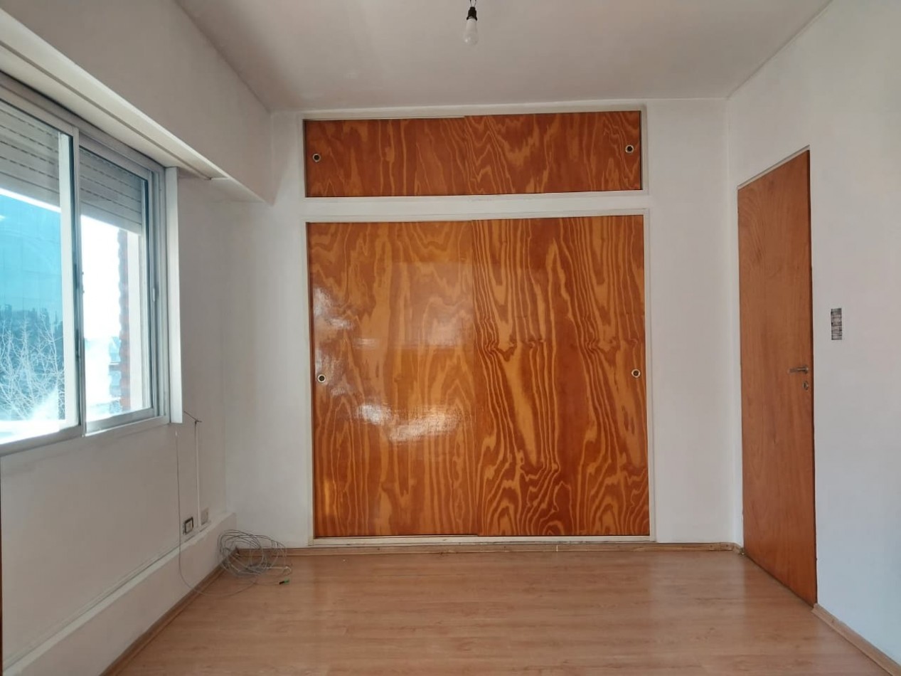 Departamento Semipiso al frente 2 dormitorios / posibilidad de un 3 dormitorios / sala de estudio con mobiliario Zona Norte Bajas expensas