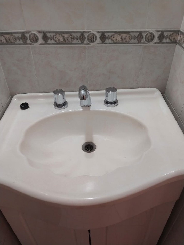 Departamento Semipiso al frente 2 dormitorios / posibilidad de un 3 dormitorios / sala de estudio con mobiliario Zona Norte Bajas expensas