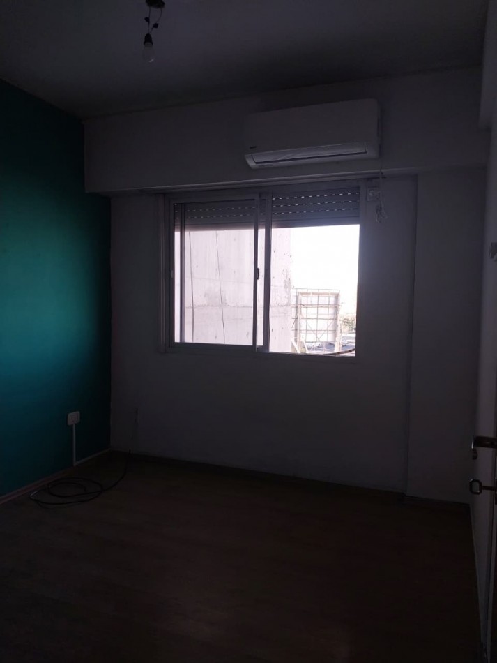 Departamento Semipiso al frente 2 dormitorios / posibilidad de un 3 dormitorios / sala de estudio con mobiliario Zona Norte Bajas expensas