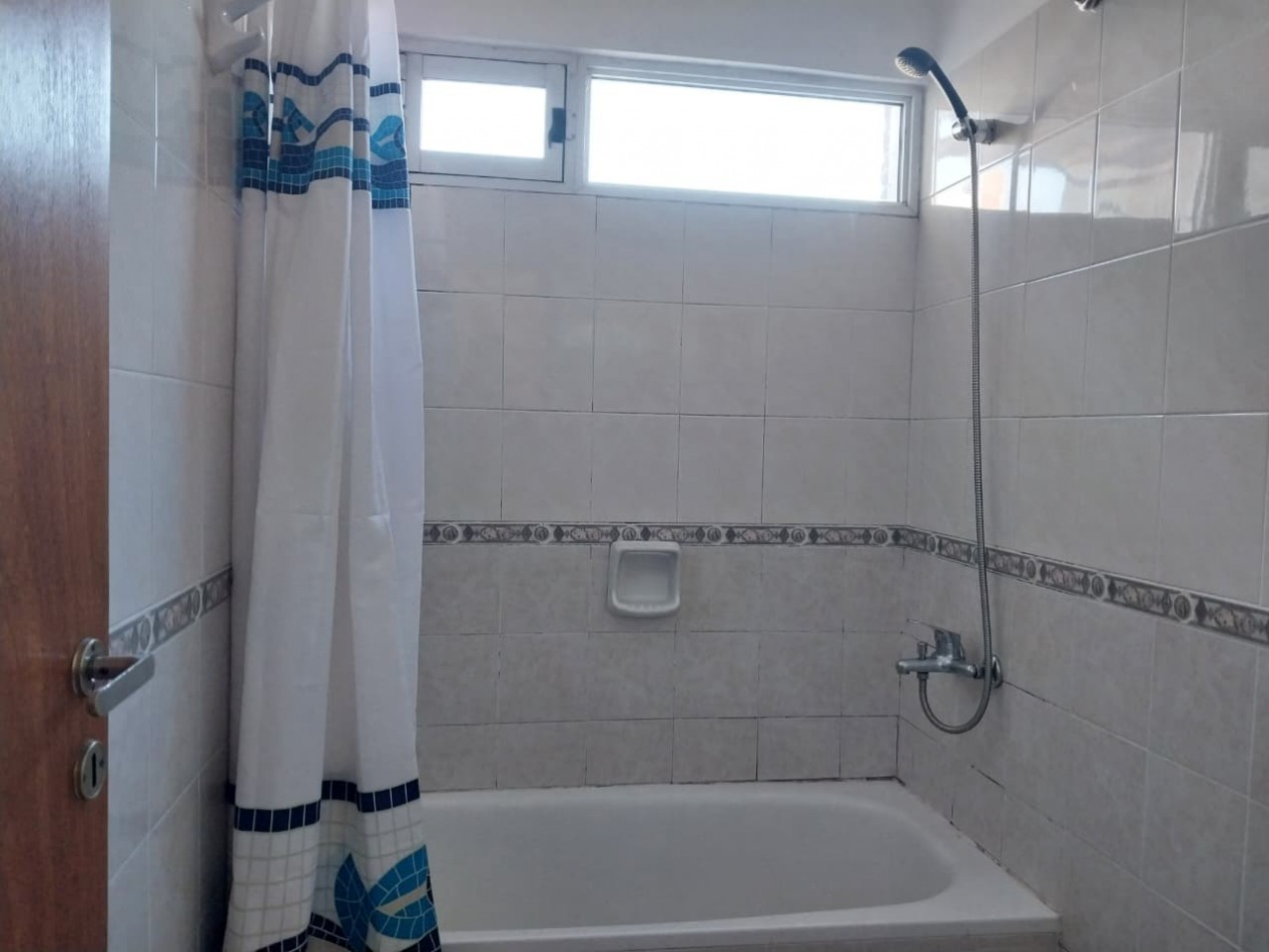 Departamento Semipiso al frente 2 dormitorios / posibilidad de un 3 dormitorios / sala de estudio con mobiliario Zona Norte Bajas expensas