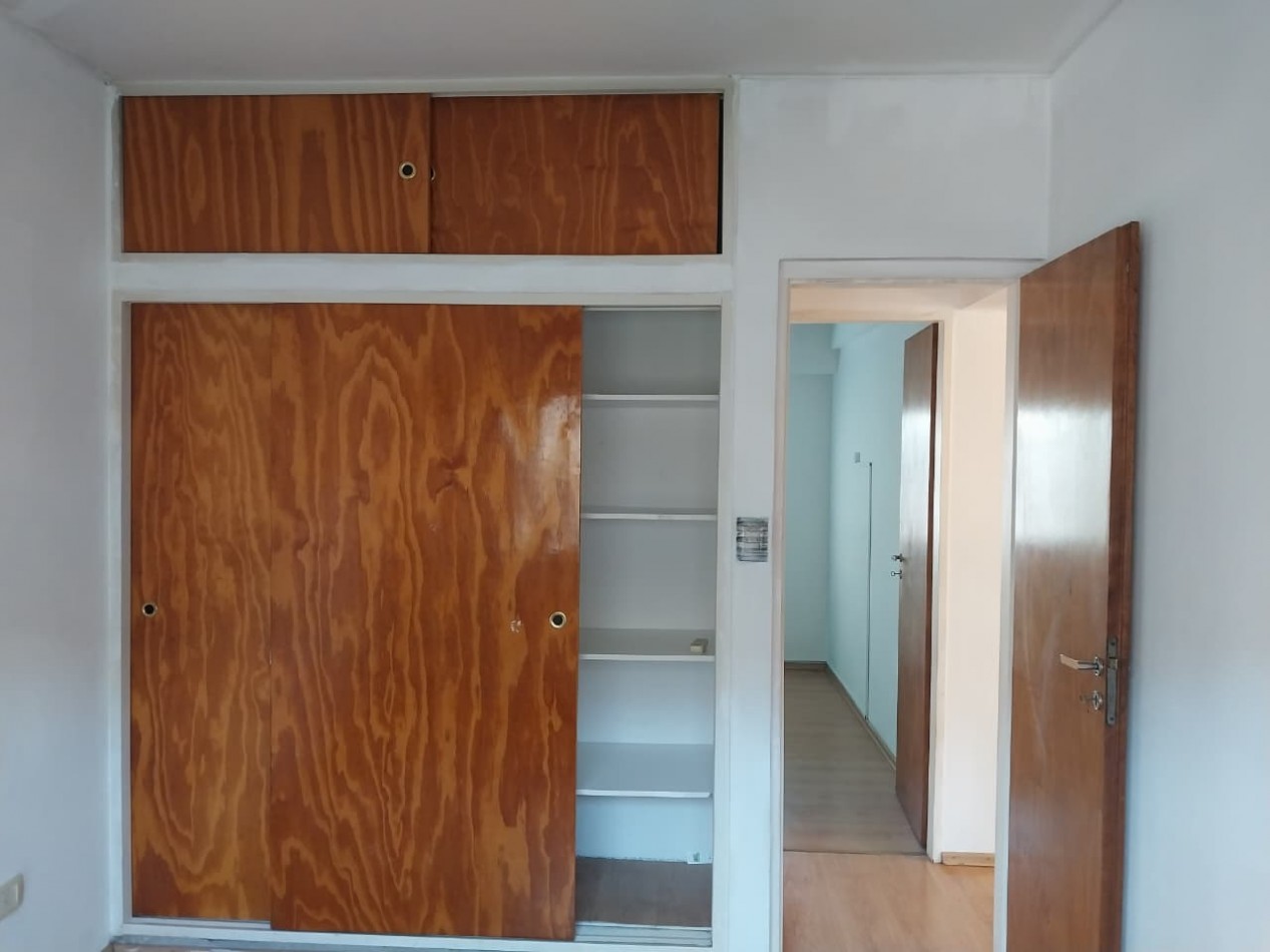 Departamento Semipiso al frente 2 dormitorios / posibilidad de un 3 dormitorios / sala de estudio con mobiliario Zona Norte Bajas expensas