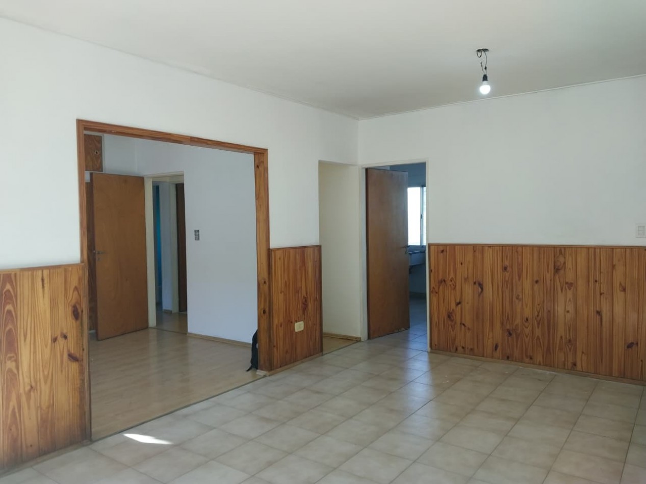 Departamento Semipiso al frente 2 dormitorios / posibilidad de un 3 dormitorios / sala de estudio con mobiliario Zona Norte Bajas expensas