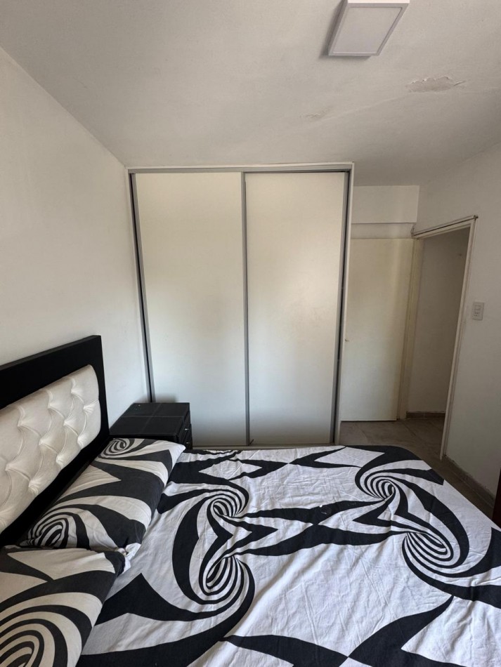 Departamento contrafrente lateral con balcon 1 dormitorios reciclado excelente ubicacion centrica  opcion amoblado bajas expensas