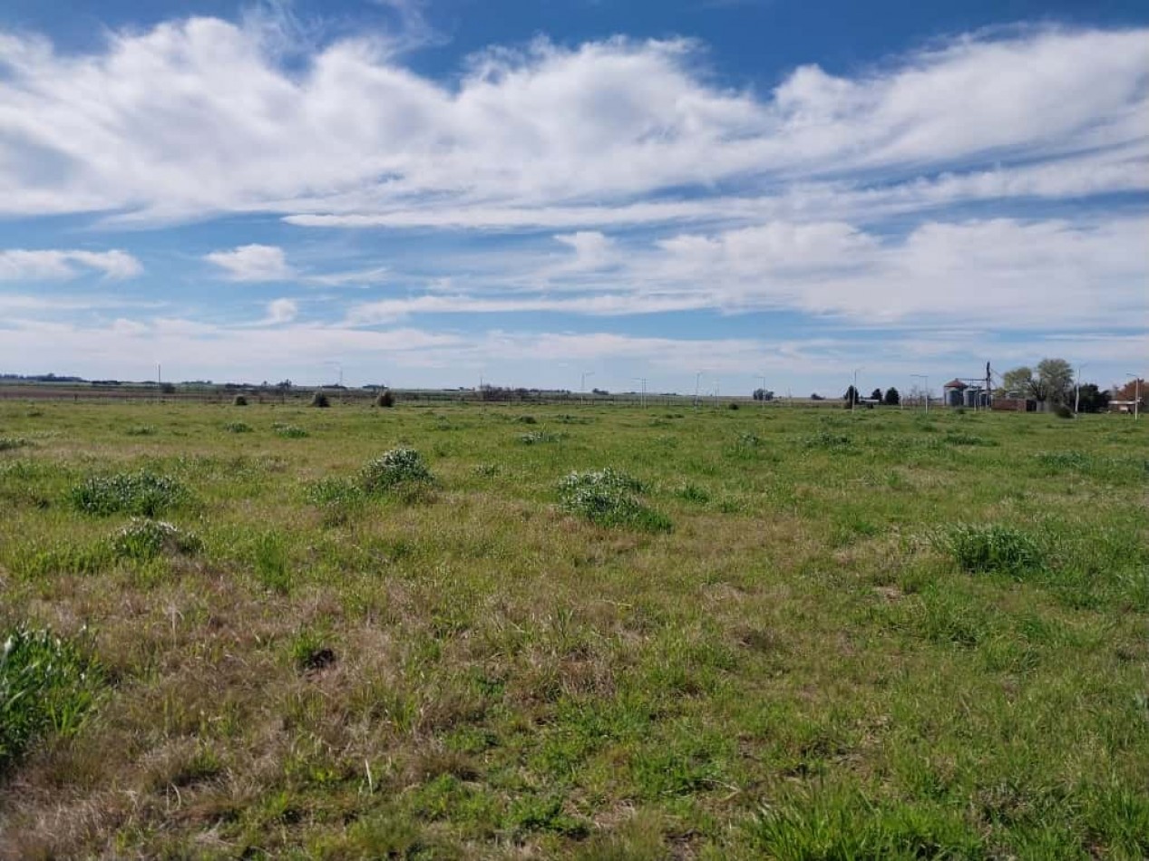 Terrenos de 300 m2 a 500 m2 con una entrega , cuotas fijas  amplia financiacion  en pesos - se Acepta vehiculo en parte de pago