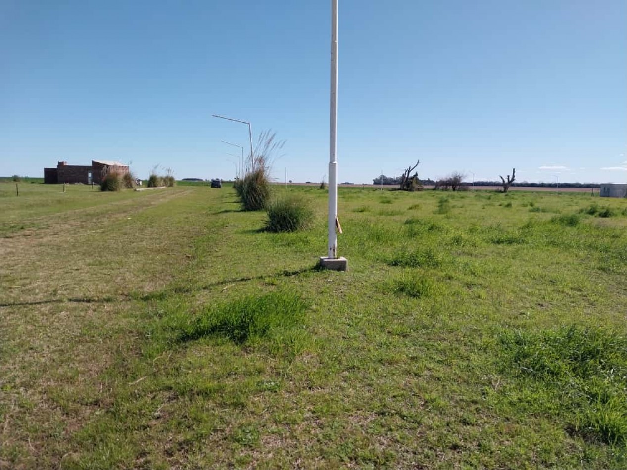 Terrenos de 300 m2 a 500 m2 con una entrega , cuotas fijas  amplia financiacion  en pesos - se Acepta vehiculo en parte de pago