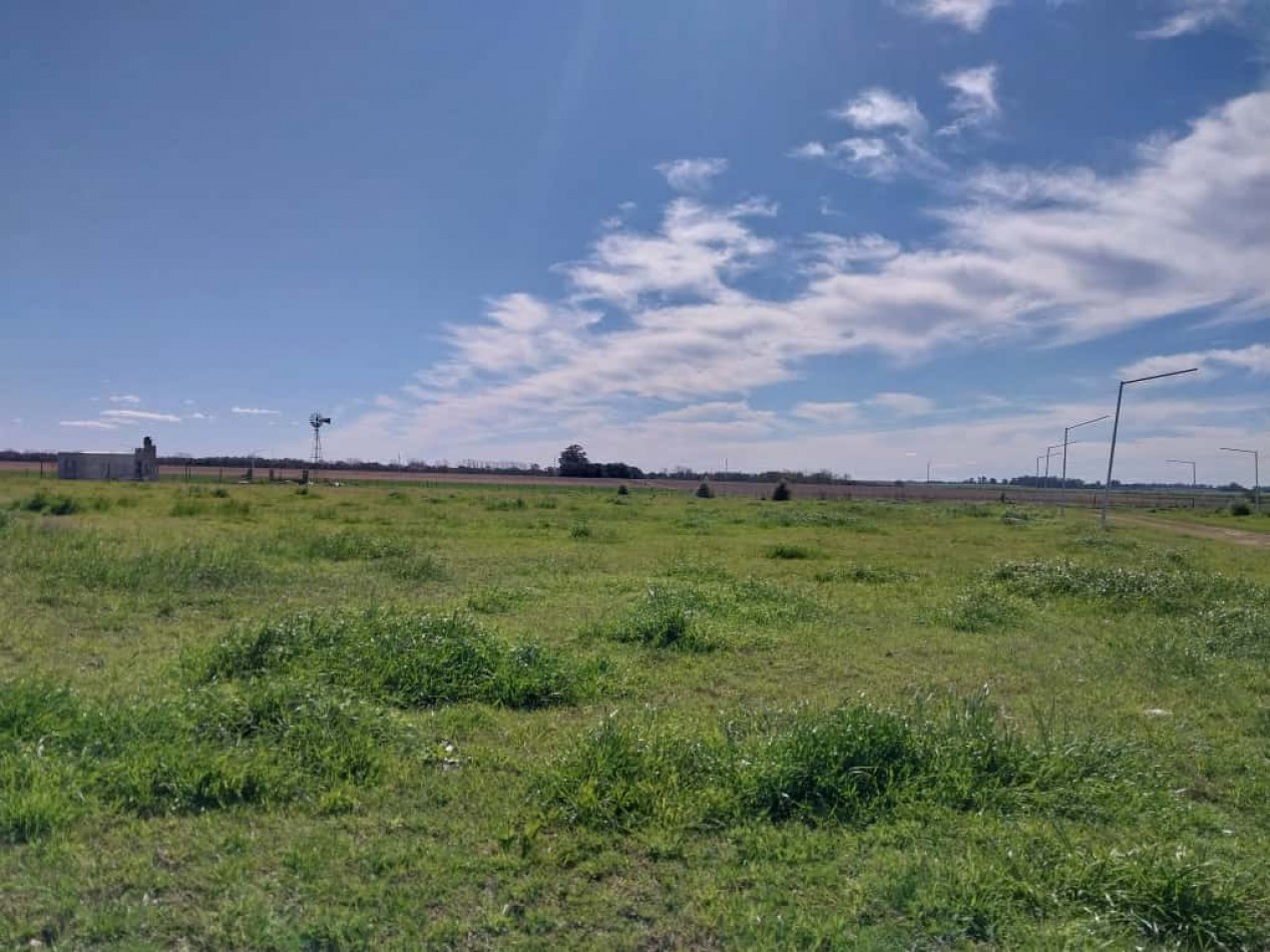 Terrenos de 300 m2 a 500 m2 con una entrega , cuotas fijas  amplia financiacion  en pesos - se Acepta vehiculo en parte de pago