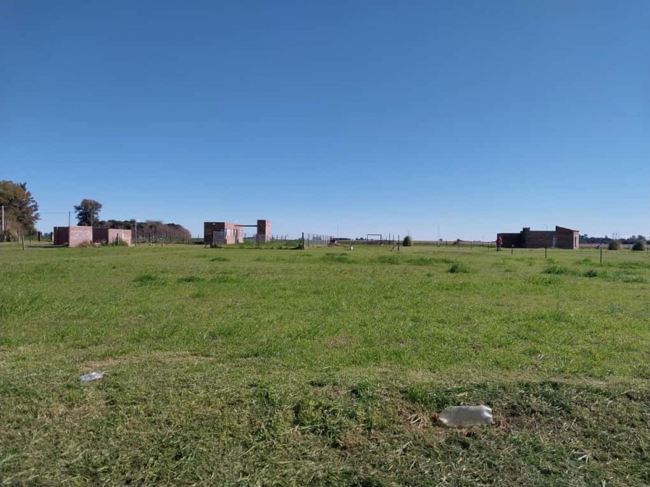 Terrenos de 300 m2 a 500 m2 con una entrega , cuotas fijas  amplia financiacion  en pesos - se Acepta vehiculo en parte de pago