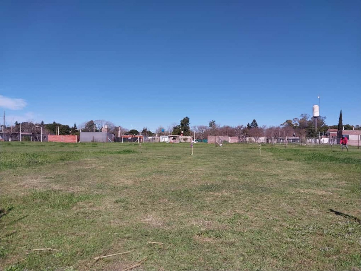 Terrenos de 300 m2 a 500 m2 con una entrega , cuotas fijas  amplia financiacion  en pesos - se Acepta vehiculo en parte de pago