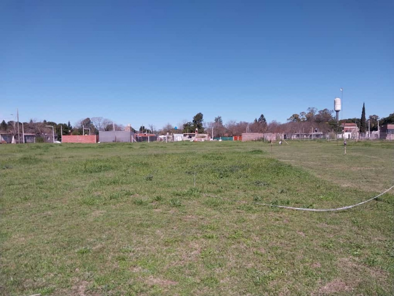 Terrenos de 300 m2 a 500 m2 con una entrega , cuotas fijas  amplia financiacion  en pesos - se Acepta vehiculo en parte de pago