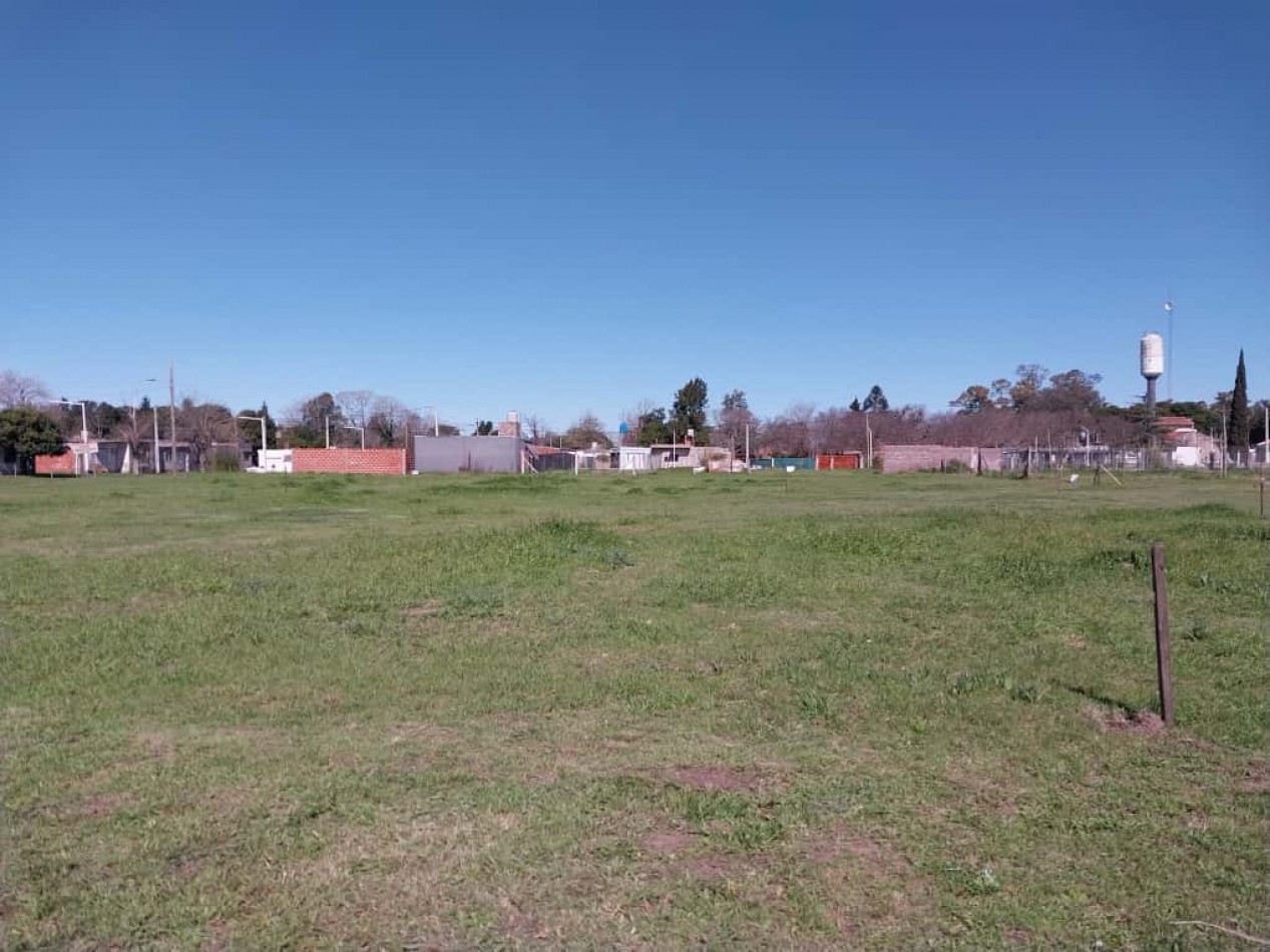 Terrenos de 300 m2 a 500 m2 con una entrega , cuotas fijas  amplia financiacion  en pesos - se Acepta vehiculo en parte de pago