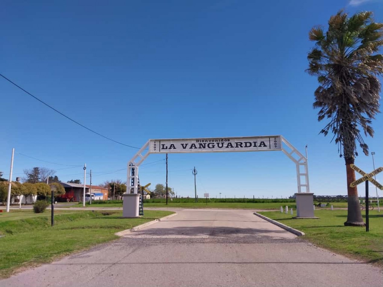 Terrenos de 300 m2 a 500 m2 con una entrega , cuotas fijas  amplia financiacion  en pesos - se Acepta vehiculo en parte de pago