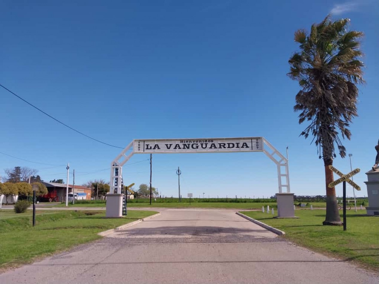 Terrenos de 300 m2 a 500 m2 con una entrega , cuotas fijas  amplia financiacion  en pesos - se Acepta vehiculo en parte de pago