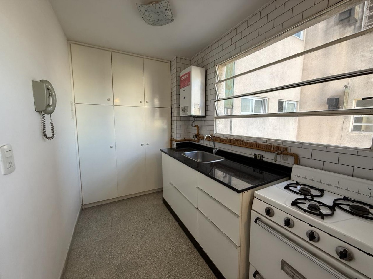 Departamento 1 dormitorio excelente al contrafrente amplia luminosidad y ventilacion España al 400 6to piso