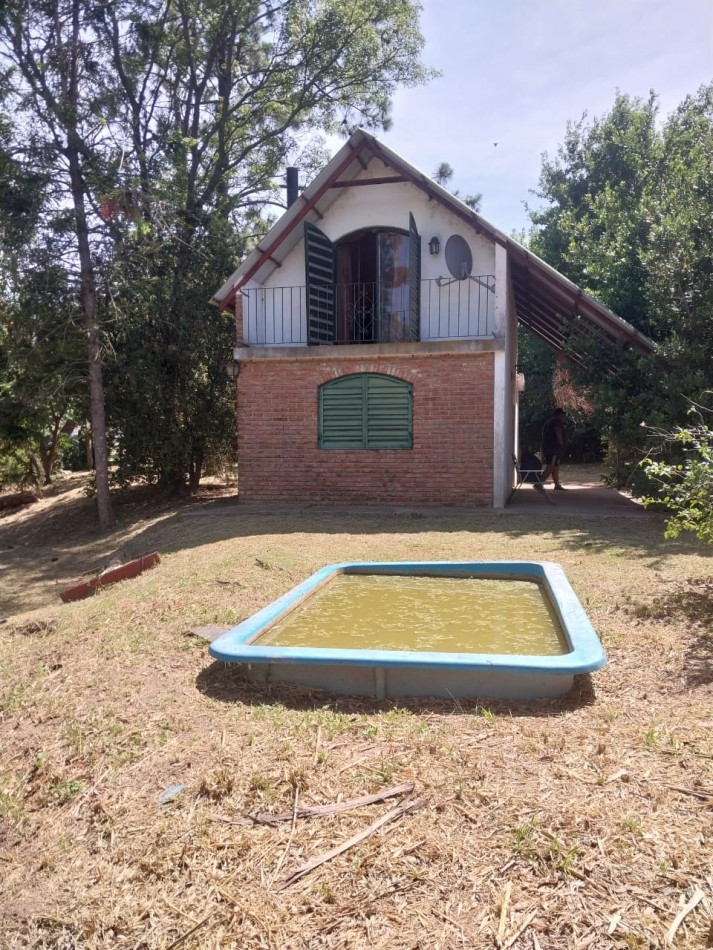 Casa con salida al Rio Carcaraña con una hermosa vista emplazada en 990 m2 con 2 ingresos mas pileta  ideal para un emprendimiento