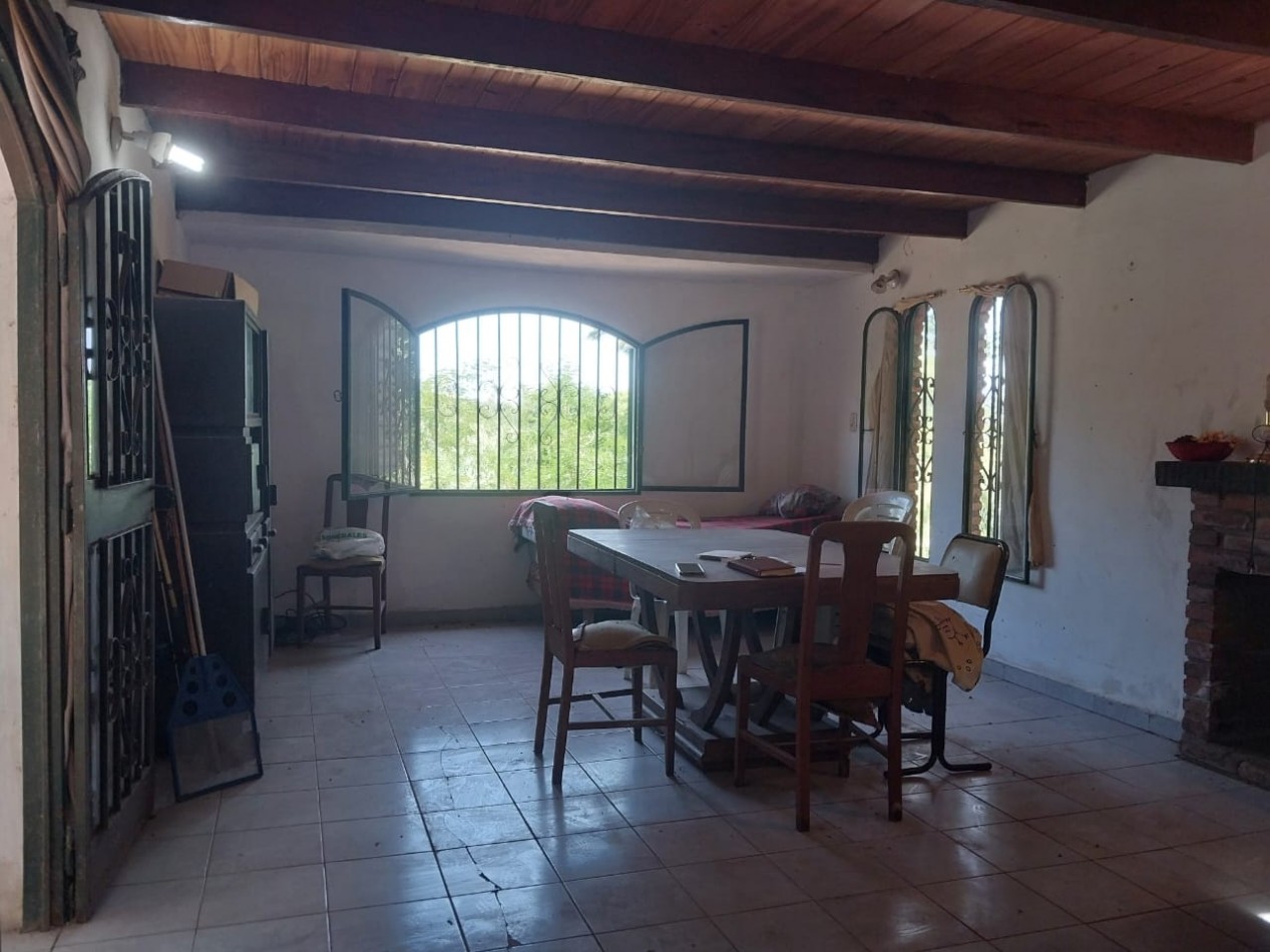 Casa con salida al Rio Carcaraña con una hermosa vista emplazada en 990 m2 con 2 ingresos mas pileta  ideal para un emprendimiento