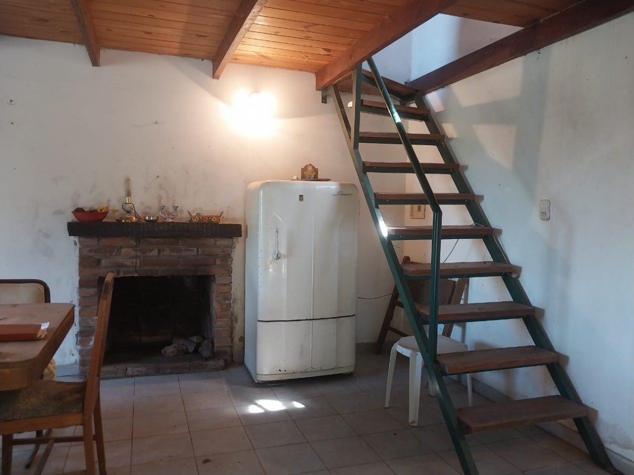 Casa con salida al Rio Carcaraña con una hermosa vista emplazada en 990 m2 con 2 ingresos mas pileta  ideal para un emprendimiento