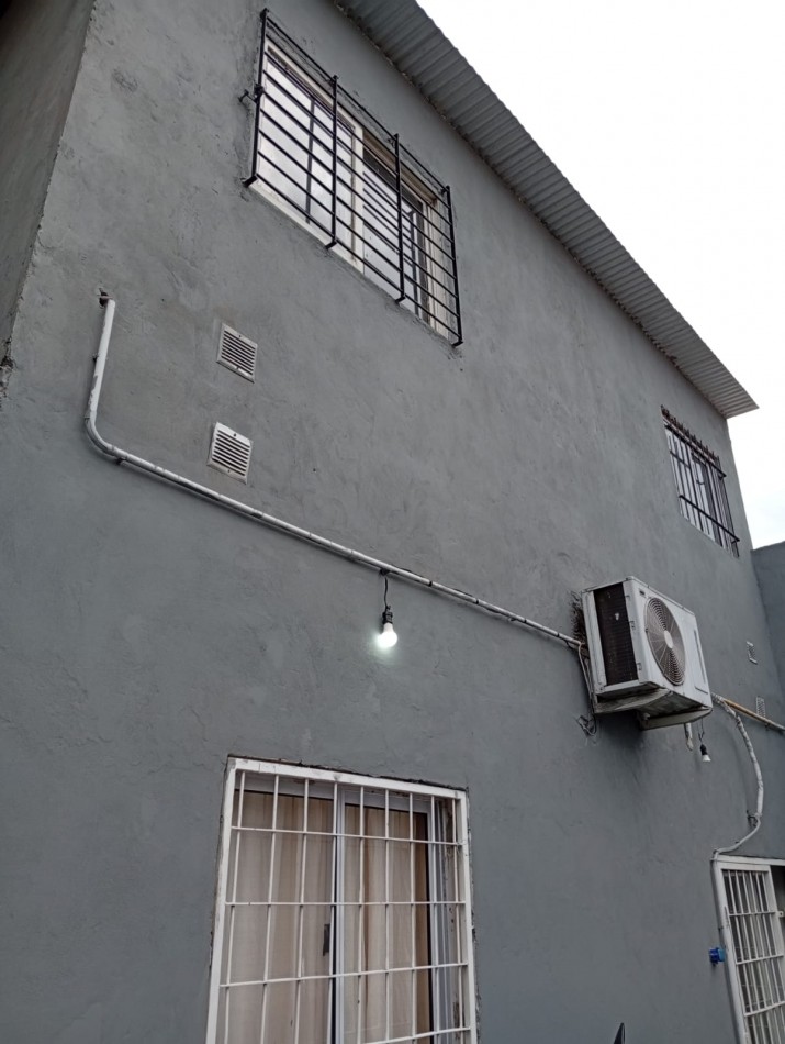 2 Departamentos internos de pasillo unico resuelto en planta baja y alta. reciclado . ideal inversion Zona Norte se escuchan ofertas