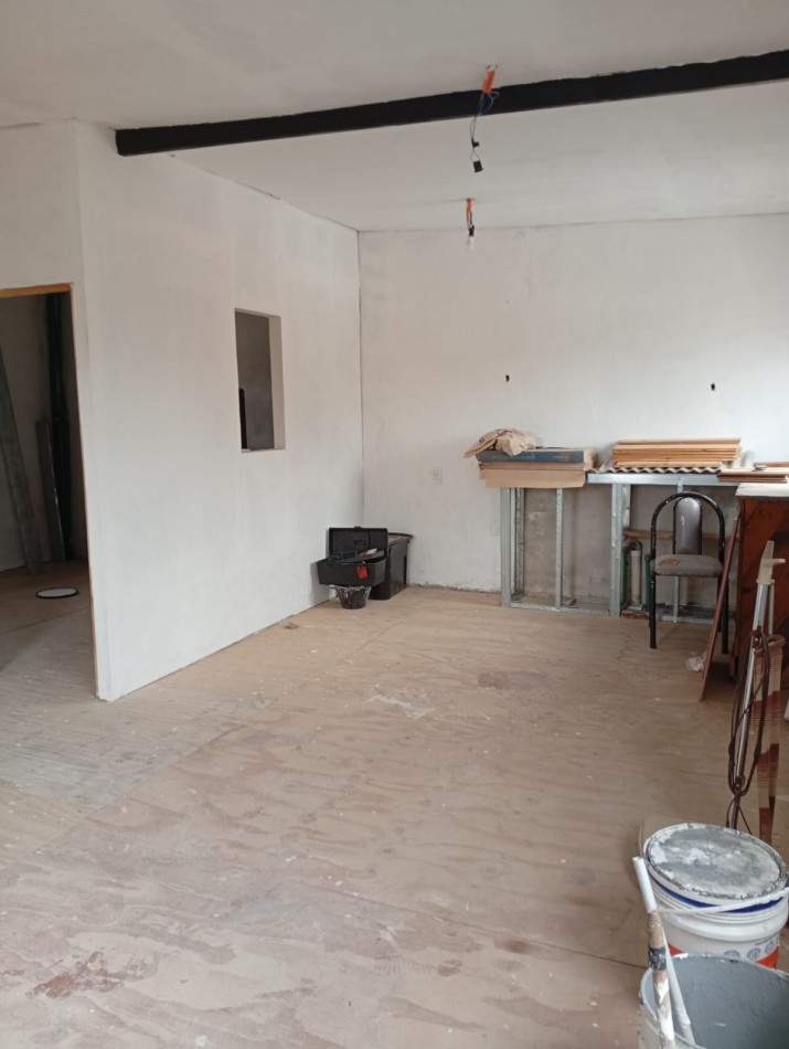 2 Departamentos internos de pasillo unico resuelto en planta baja y alta. reciclado . ideal inversion Zona Norte se escuchan ofertas