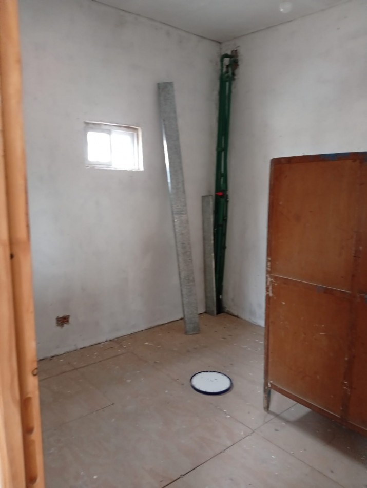 2 Departamentos internos de pasillo unico resuelto en planta baja y alta. reciclado . ideal inversion Zona Norte se escuchan ofertas