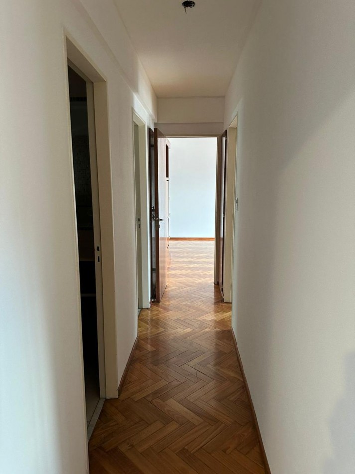 Departamento 3 Dormitorios con Cochera y Baulera inmejorable zona se escuchan ofertas