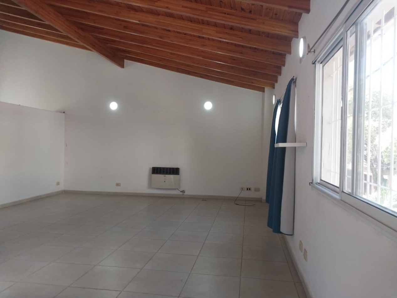 Departamento al frente en 2 plantas con patio amplio luminoso Zona Norte