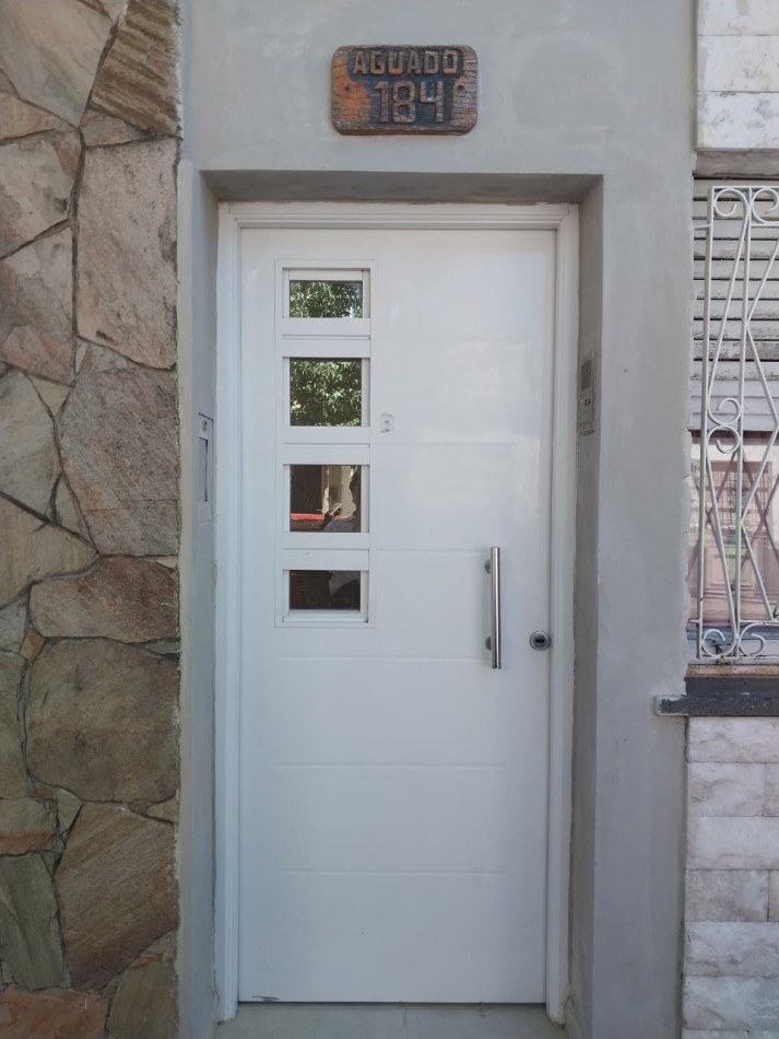 Departamento al frente en 2 plantas con patio amplio luminoso Zona Norte