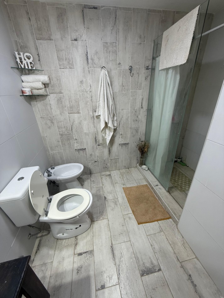 CASA ESTILO FIN DE SEMANA AMOBLADA EN ALQUILER PERMANENTE - CONFORT, PARQUE Y UBICACION ESTRATEGICA