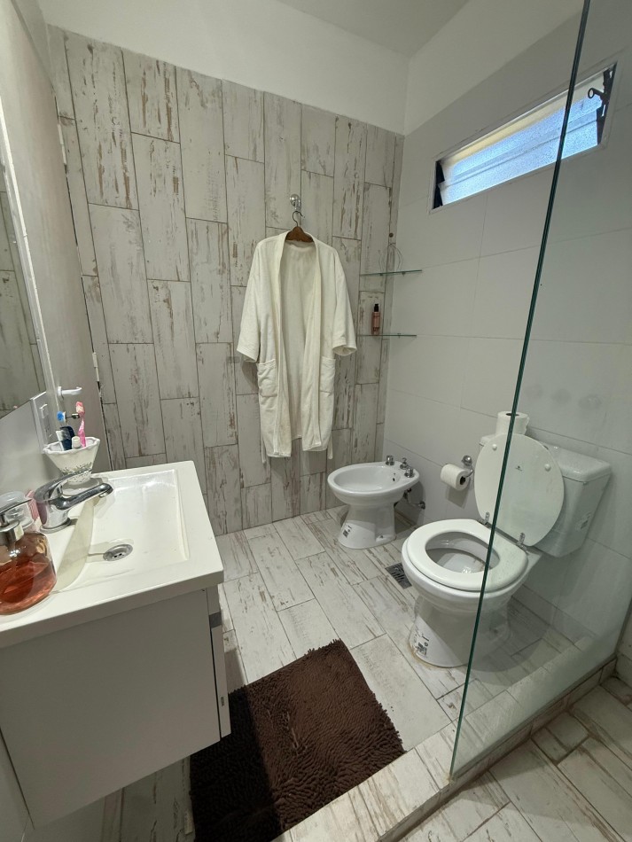 CASA ESTILO FIN DE SEMANA AMOBLADA EN ALQUILER PERMANENTE - CONFORT, PARQUE Y UBICACION ESTRATEGICA