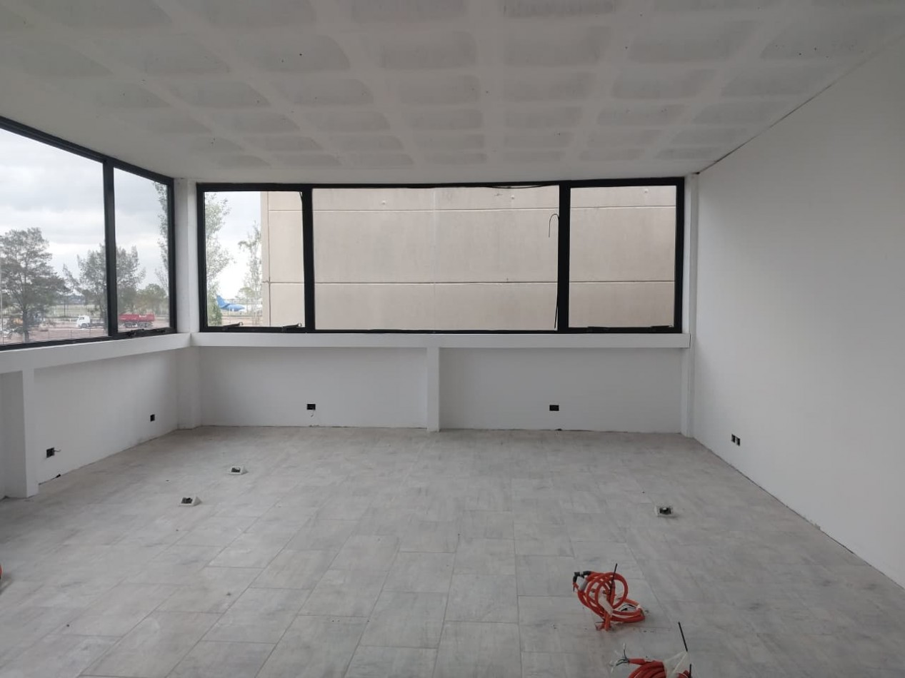 VENTA OFICINAS / ESTUDIO 8 UNIDADES EN SHOPPING PLAZA FISHERTON LIMITE ENTRE FUNES Y ROSARIO