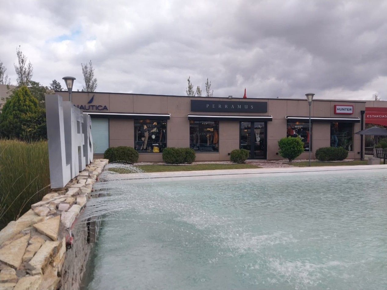 VENTA OFICINAS / ESTUDIO 8 UNIDADES EN SHOPPING PLAZA FISHERTON LIMITE ENTRE FUNES Y ROSARIO