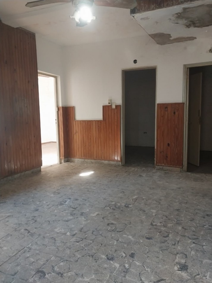 Departamento Interno de Pasillo 3 Dormitorios con Patio y Terraza Zona Sur Crespo 4225 (2 unidades en el mismo) SIN EXPENSAS