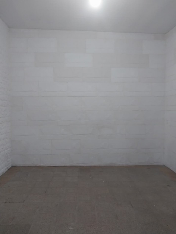 Departamento Interno de Pasillo 3 Dormitorios con Patio y Terraza Zona Sur Crespo 4225 (2 unidades en el mismo) SIN EXPENSAS