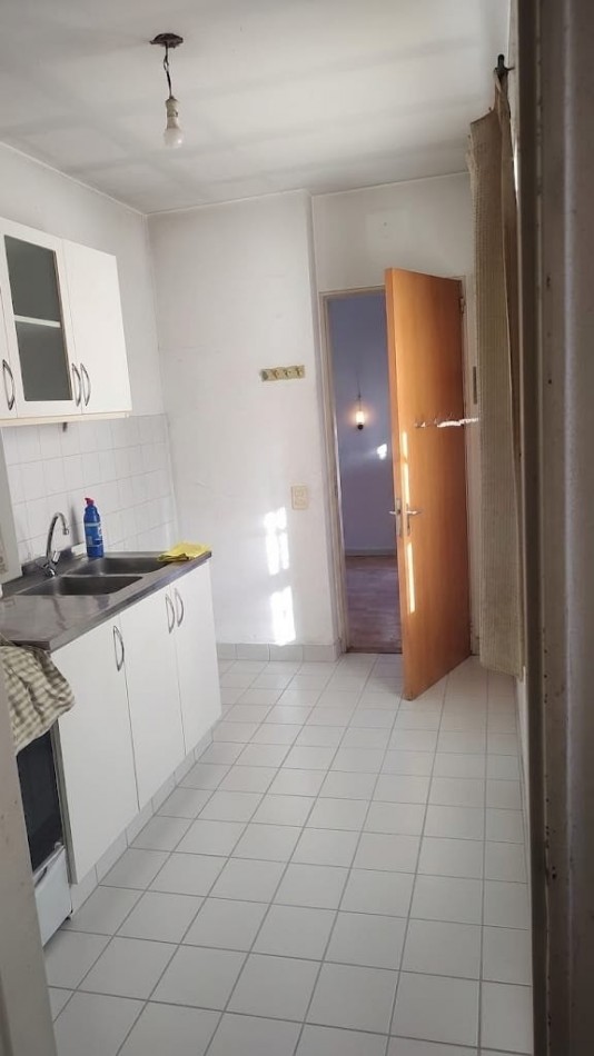 Semipiso al frente 2 dormitorios excelente ubicacion Italia al 1500