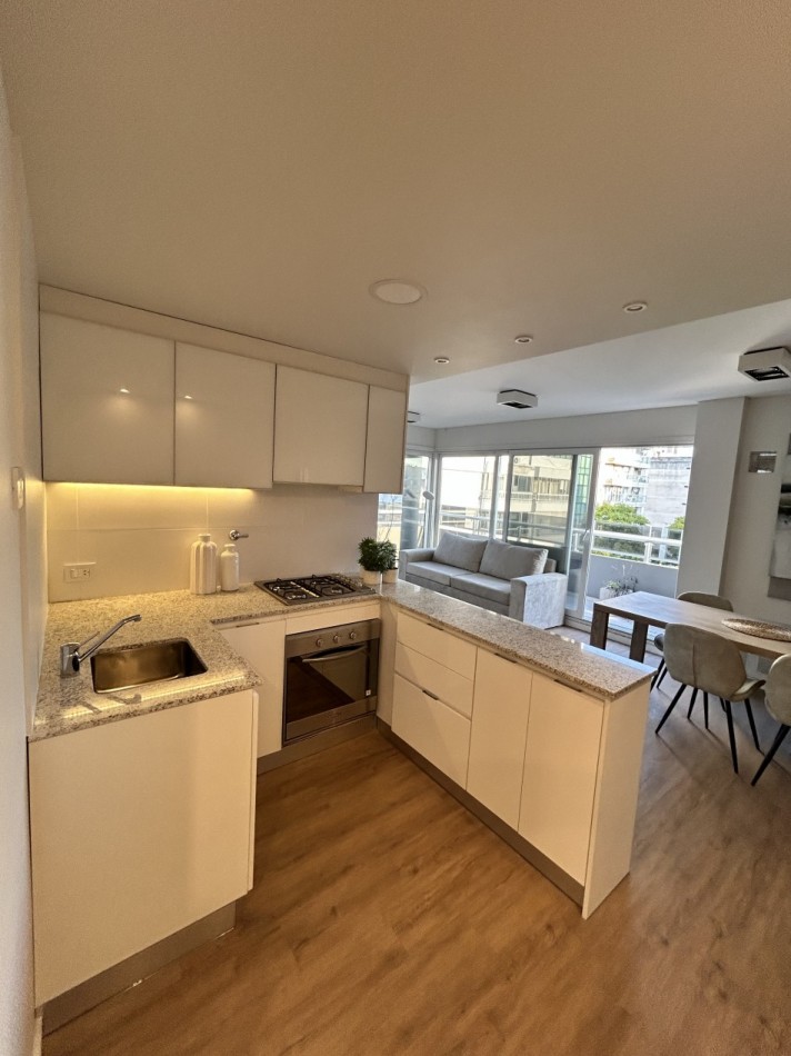 Venta  Semipiso balcones al  frente 2 dormitorios a estrenar 2 balcones  y terraza  exclusiva excelente iluminacion y ventilacion Valor Negociable.